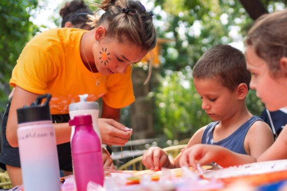 Önkéntes (Közösségi szolgálat)