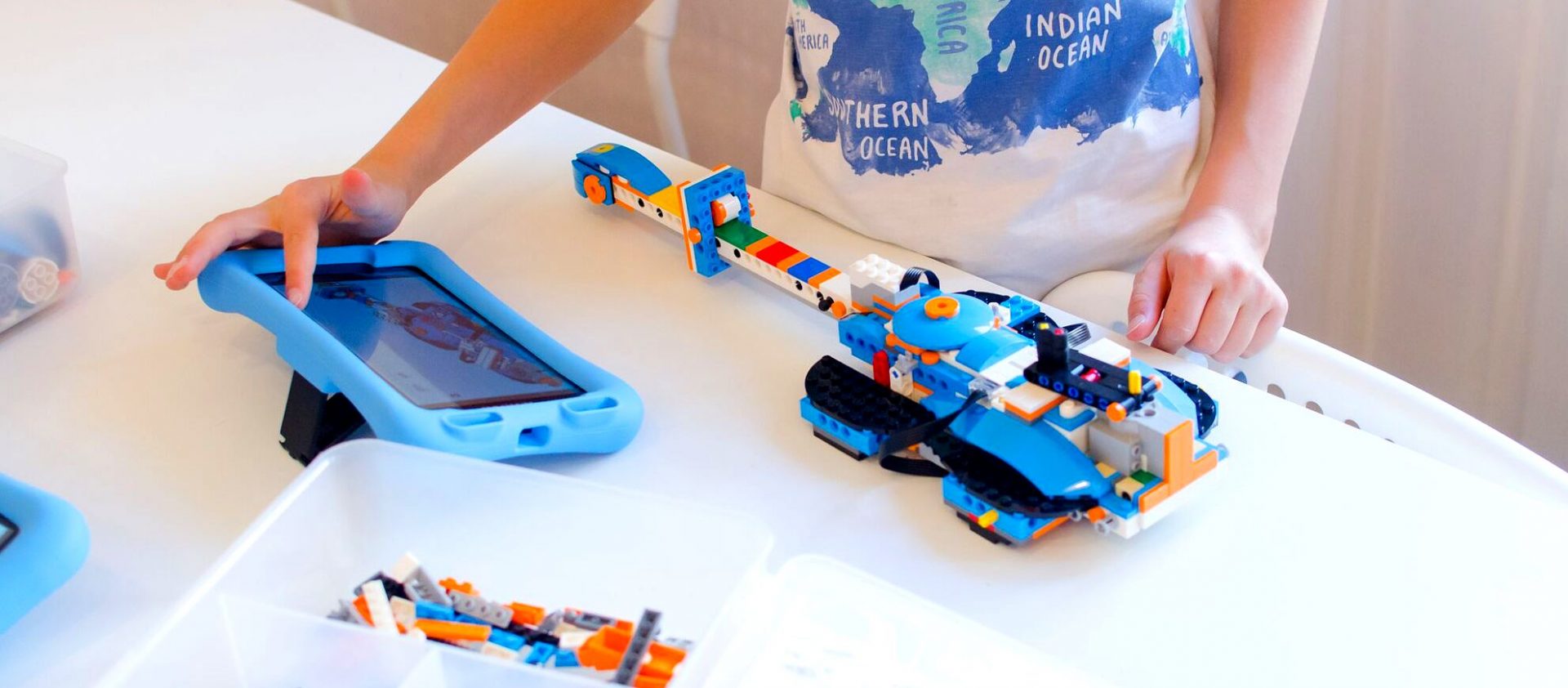 Robotprogramozás 7 évesen Lego Boost-tal – menő!
