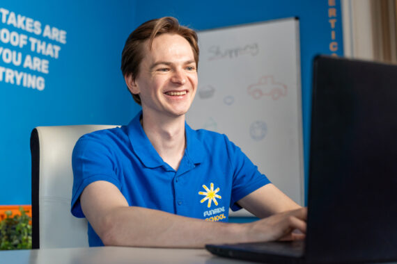 Angoltanár (online)